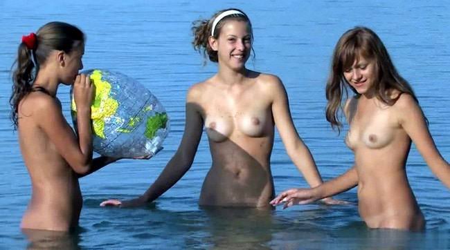 Boat nudist girls [Full HD]