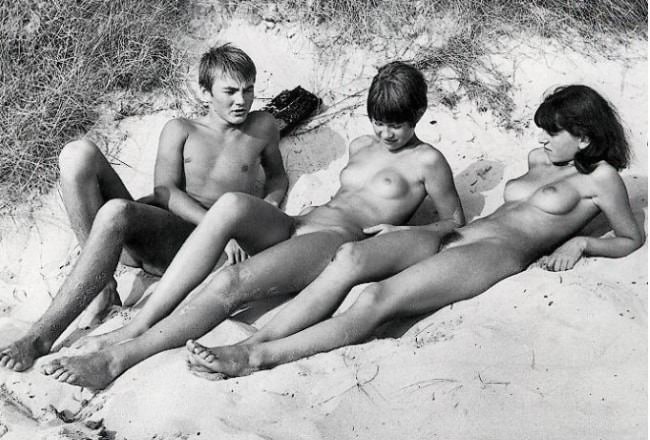 Purenudism photo - naked vintage nudists